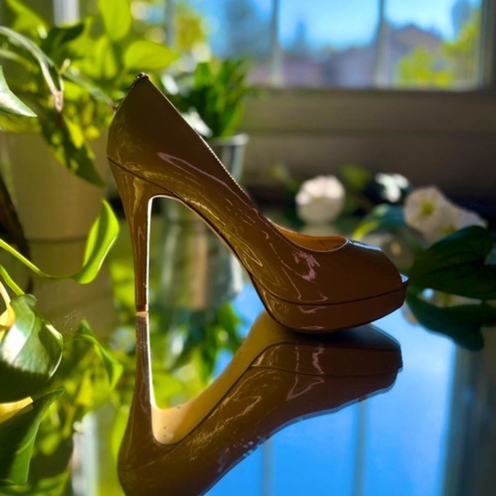 Michael Michael Kors Patent Leather Pumps Tan Heels Open Toe Size: 7M​​​ - Picture 2 of 16